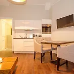 아라벨 디자인 아파트먼츠 5*