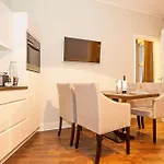 아라벨 디자인 아파트먼츠 5*