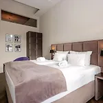 아파트호텔 아라벨 디자인 아파트먼츠 5*